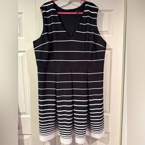 Lane Bryant Dress Womens SZ 28W Black White Stripe Sleeveless Fit Flare V Neck